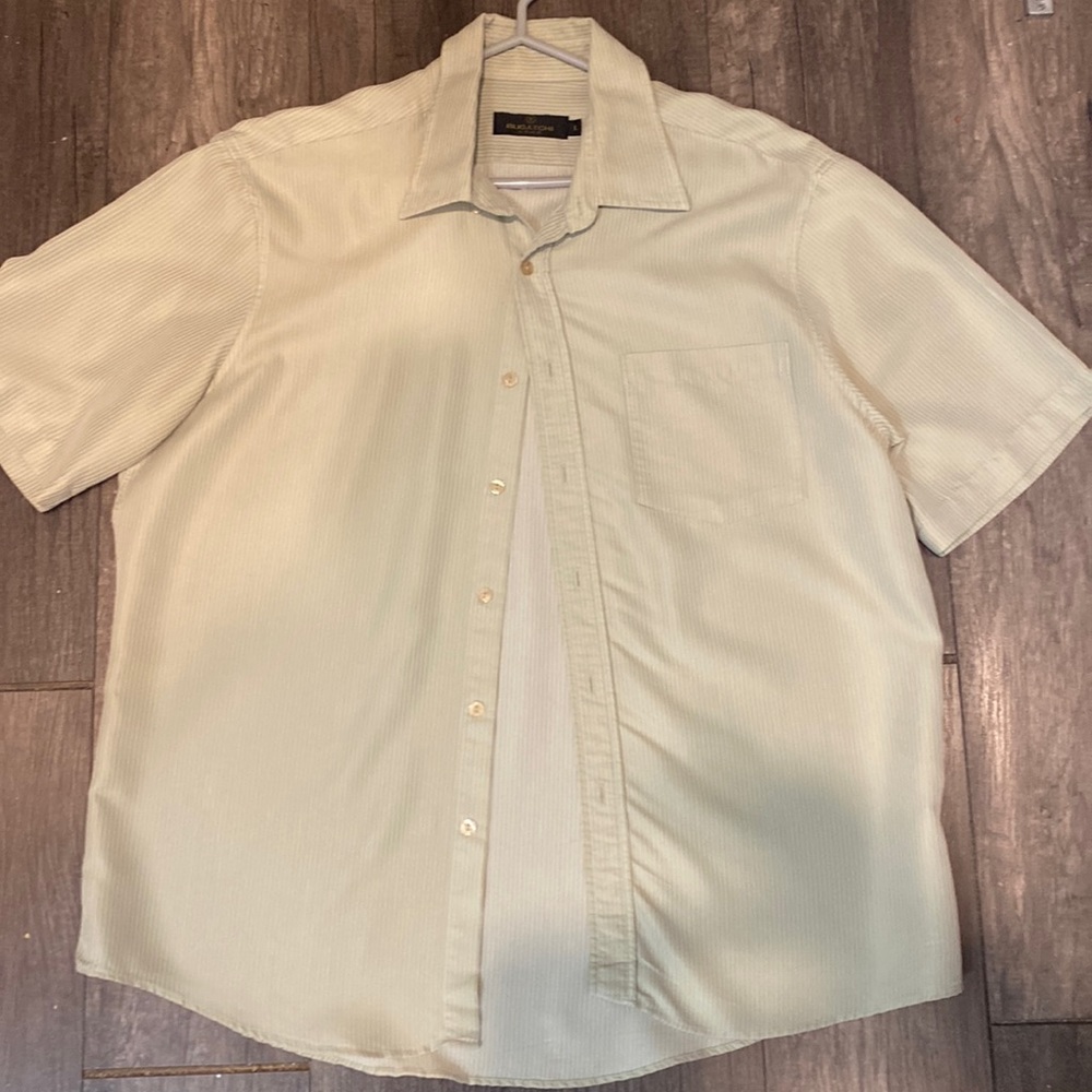 Large, Bugatchi, short sleeved dress shirt. Smooth fabric, green.